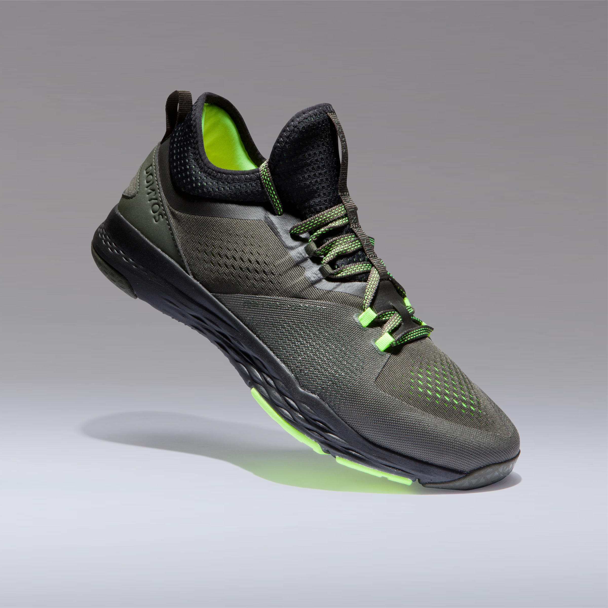 mid training shoes