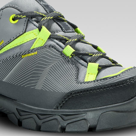 Кроссовки походные низкие на шнуровке для детей размеры 35–38 серые MH120 LOW