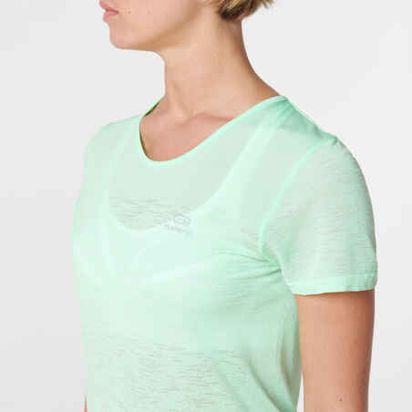 KALENJI KIPRUN CARE WOMEN'S RUNNING T-SHIRT - GREEN