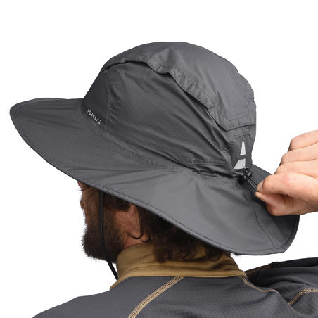 Sombrero de Trekking en montaña TREK 900 impermeable gris oscuro 