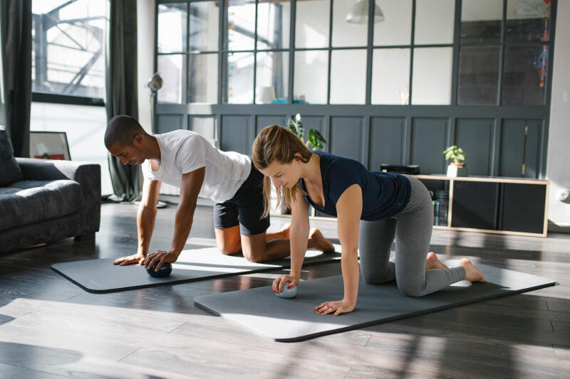 Piłka fitness z obciążeniem Nyamba 900 g