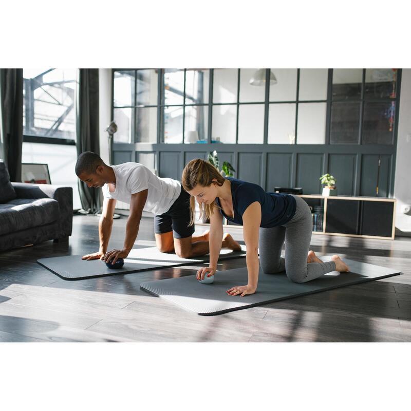 Zátěžový míček na pilates 900 g