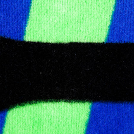 Une serviette coton logo grafic noire taille 90 x 160 cm