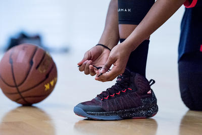 Zapatillas de baloncesto Adulto Tarmak Shield 500 rojas