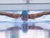 Régis, rédacteur natation pour la marque Nabaiji de Decathlon, en train de nager le papillon