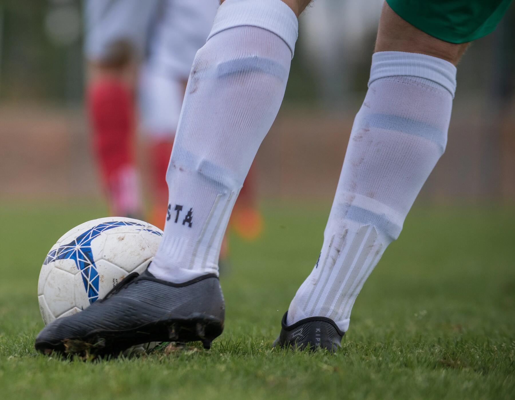 Cómo escoger un balón de fútbol escolar