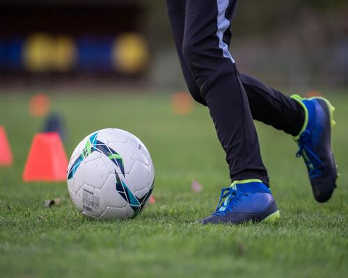 aider mon enfant à choisir ses chaussures de football