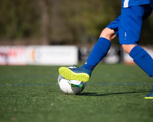 Football : marquer du plat du pied avec nos tutoriels vidéos