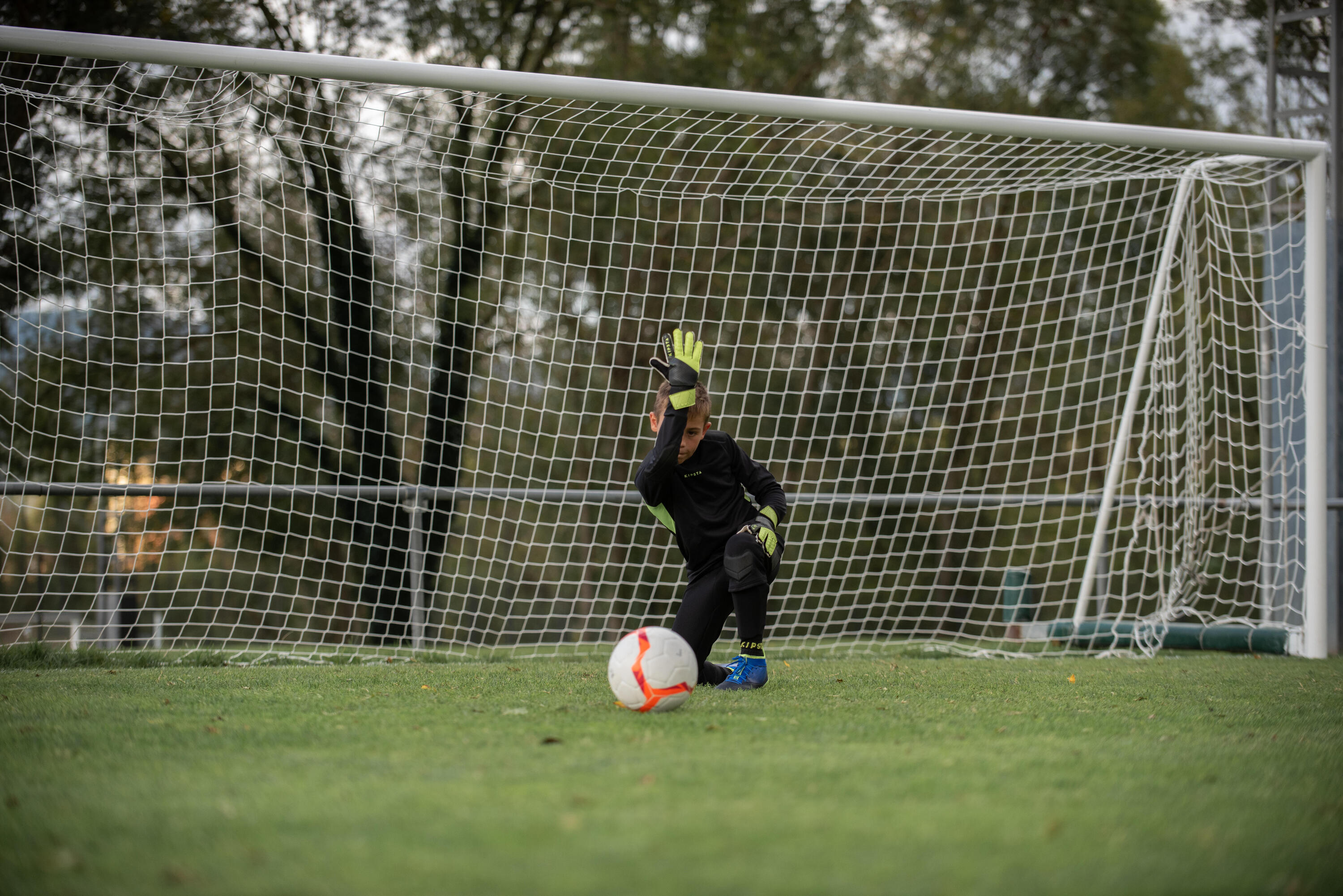 SEGUNDA VIDA: Guantes Portero Fútbol Kipsta FGLGK500 Protect Niño 17/21