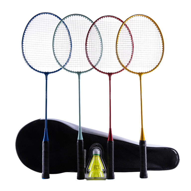 Set za badminton: četiri reketa, torba i loptica.