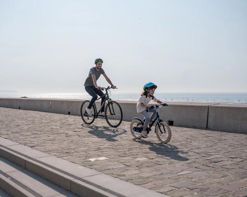 Come muoversi in bici con un bambino/una bambina?