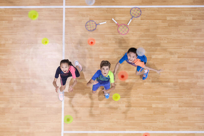 PLUME OU PLASTIQUE : BIEN CHOISIR SON VOLANT DE BADMINTON