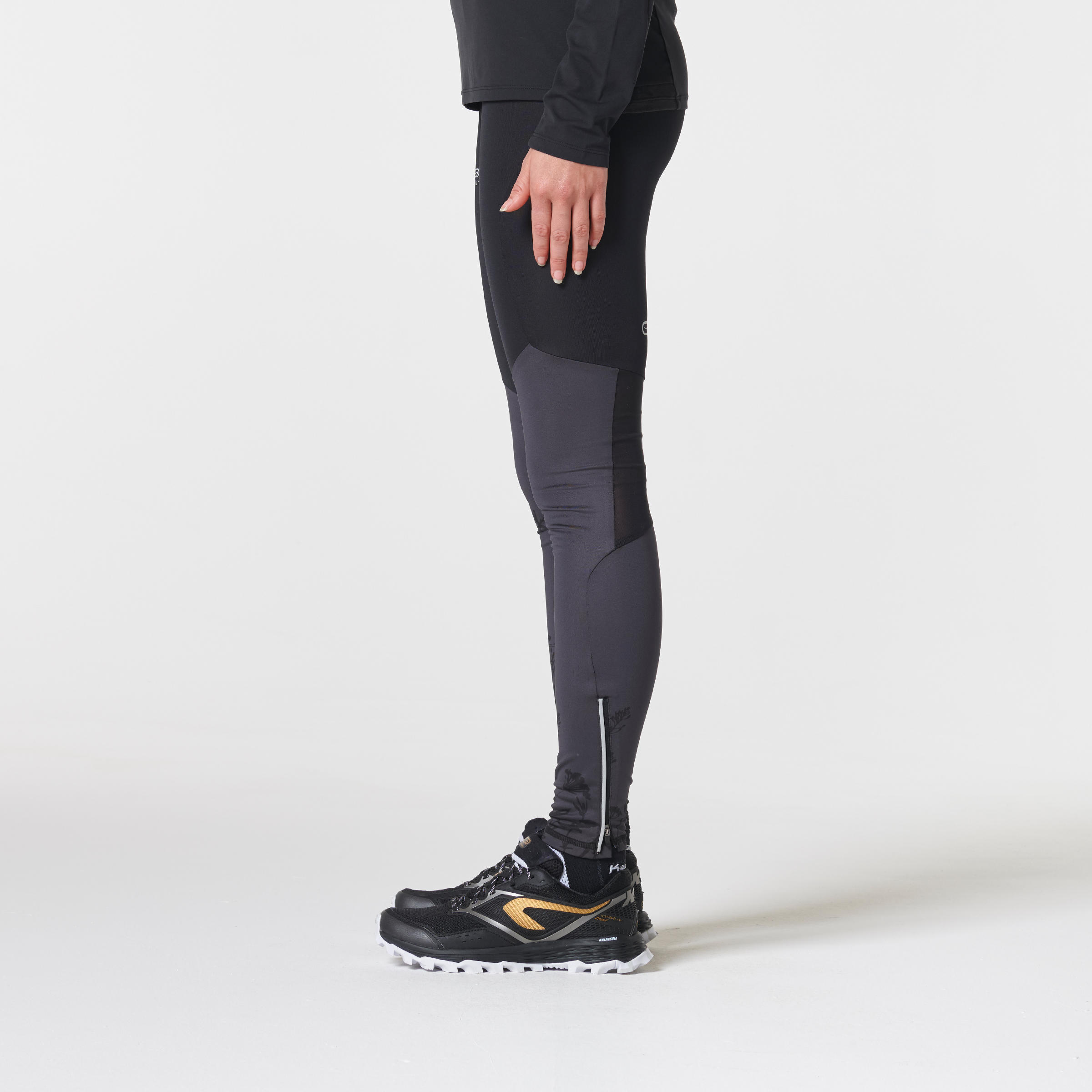 Mallas largas de carrera en montaña para mujer. Negro y gris con flores -  Decathlon