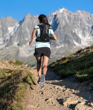 courir avec des batons courir avec des batons