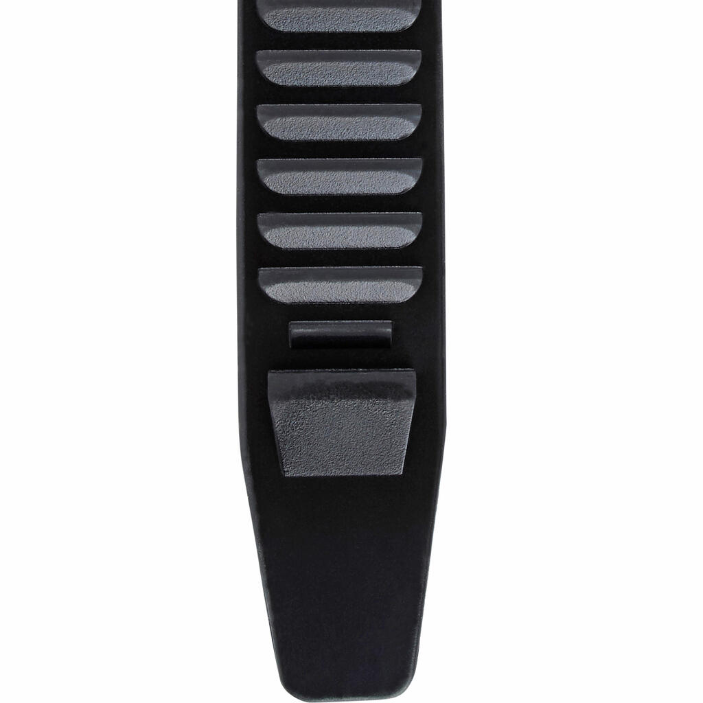 Adjustable universal scuba fin strap