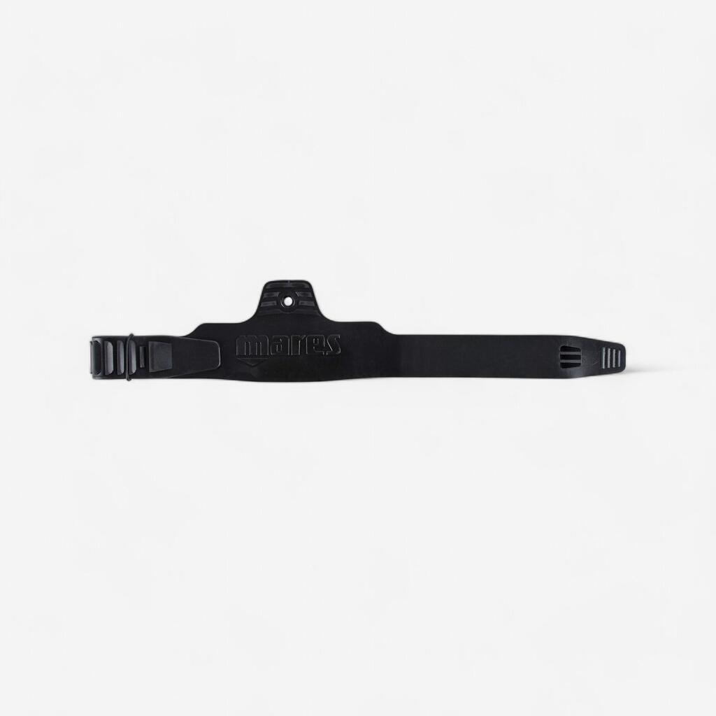 Adjustable universal scuba fin strap