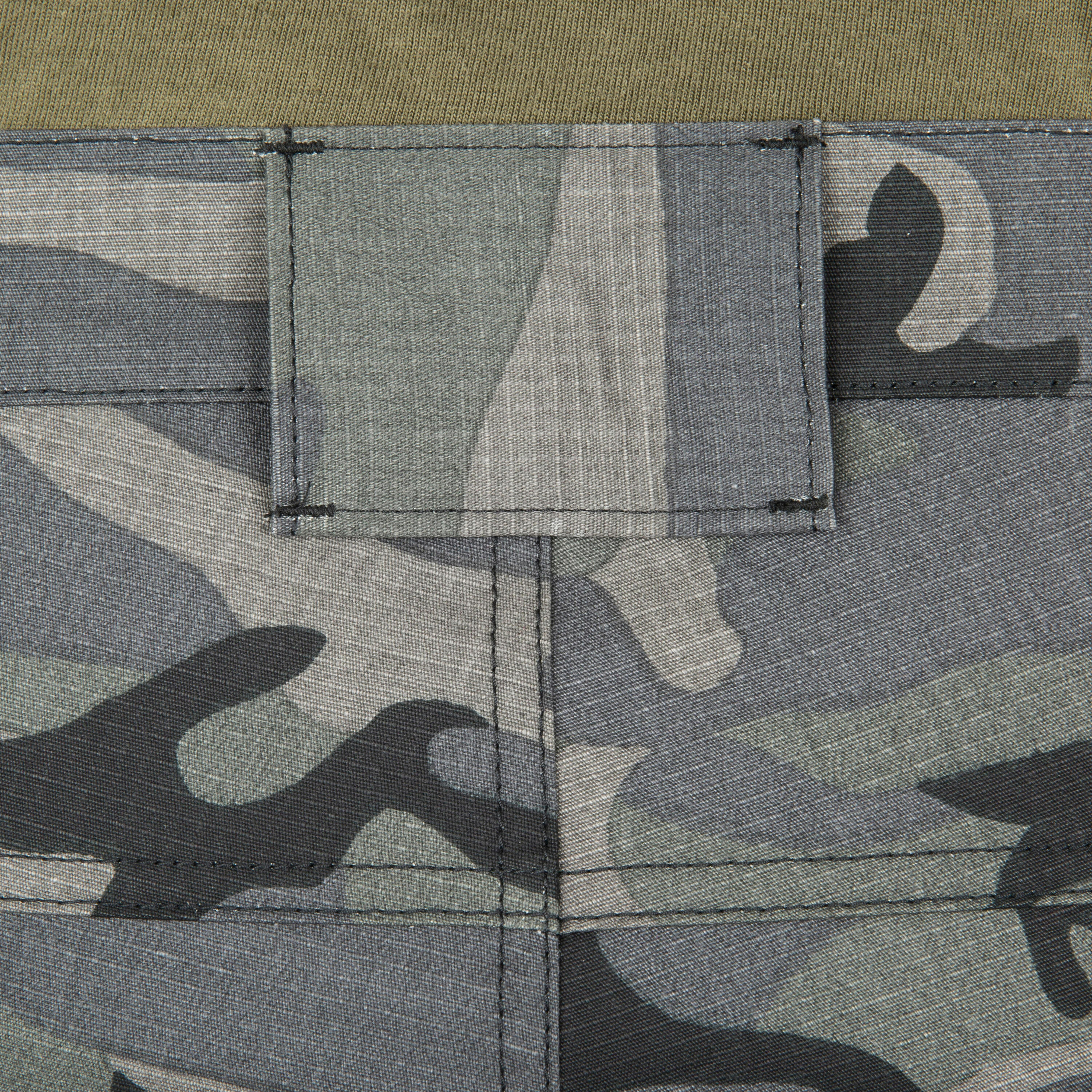Jagdshorts/Bermuda Shorts 500 Cargo Camouflage Woodland schwarz 26/36