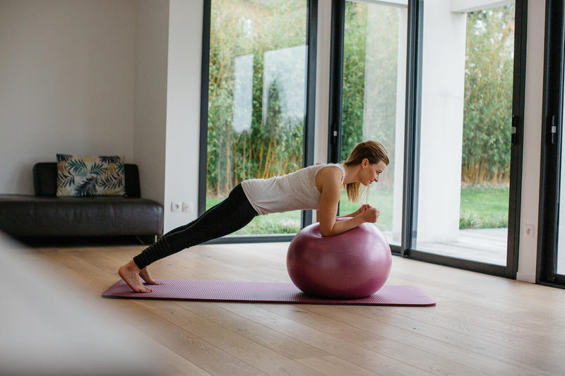 8 exercices avec un swiss ball - Ma routine fitness