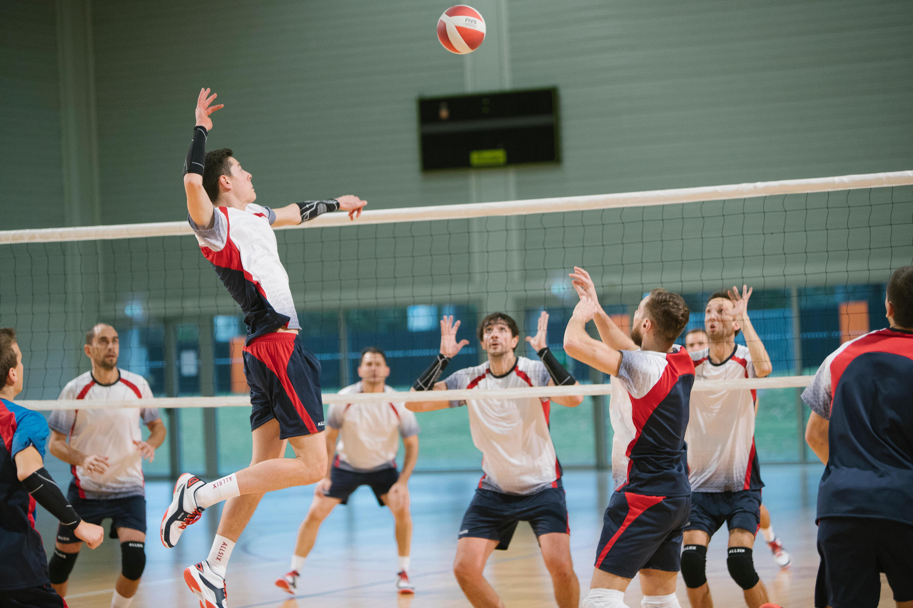 Volleyball V900 - White/Red 2/8