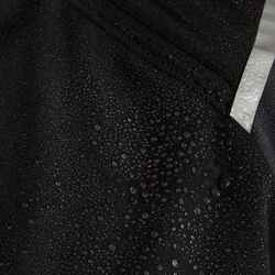 Αδιάβροχο αντιανεμικό μπουφάν T500 ενηλίκων για ποδόσφαιρο - Ανθρακί Μαύρο