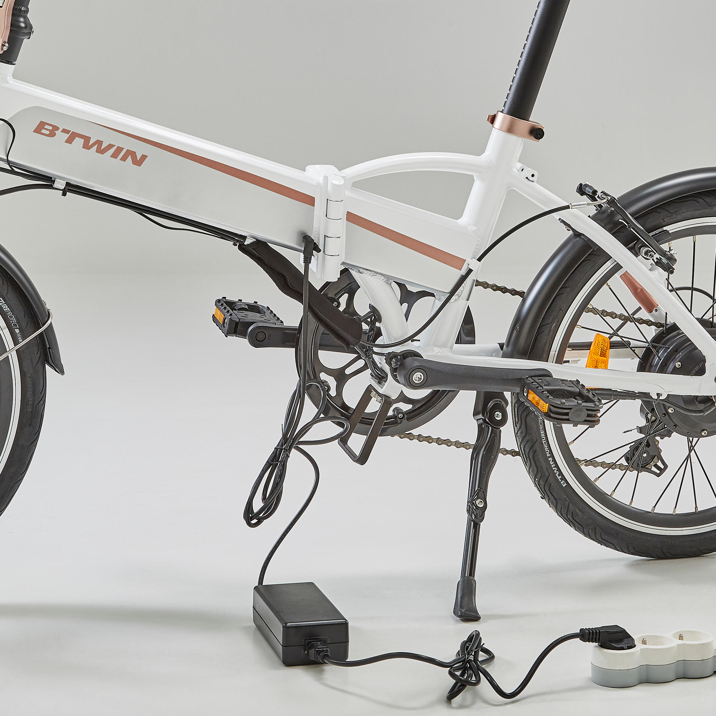 Caricabatterie 24V per bici pieghevoli elettriche Tilt 500E e Hoptown 500E. 4/5