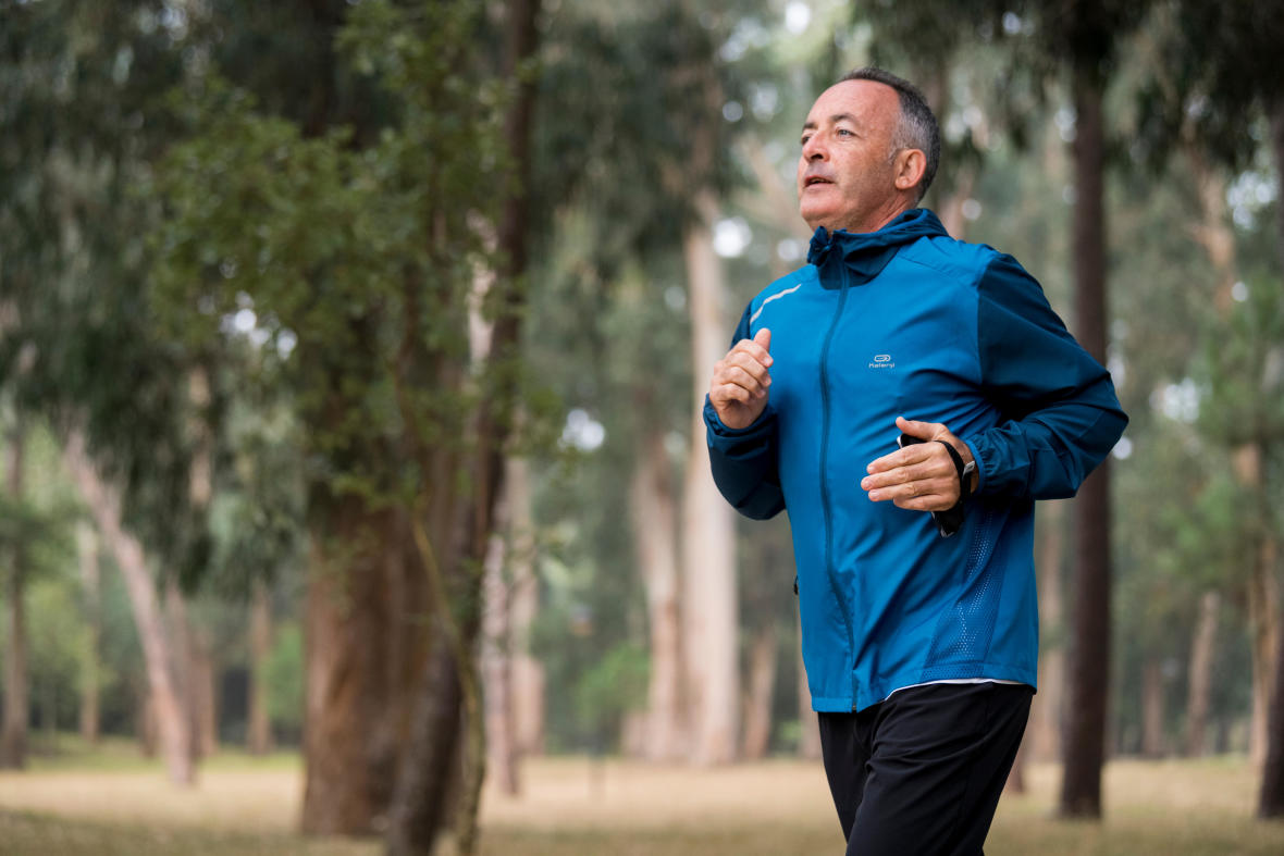 Le Sport Apres 60 Ans Bienfaits Et Risques Sante Nos Conseils