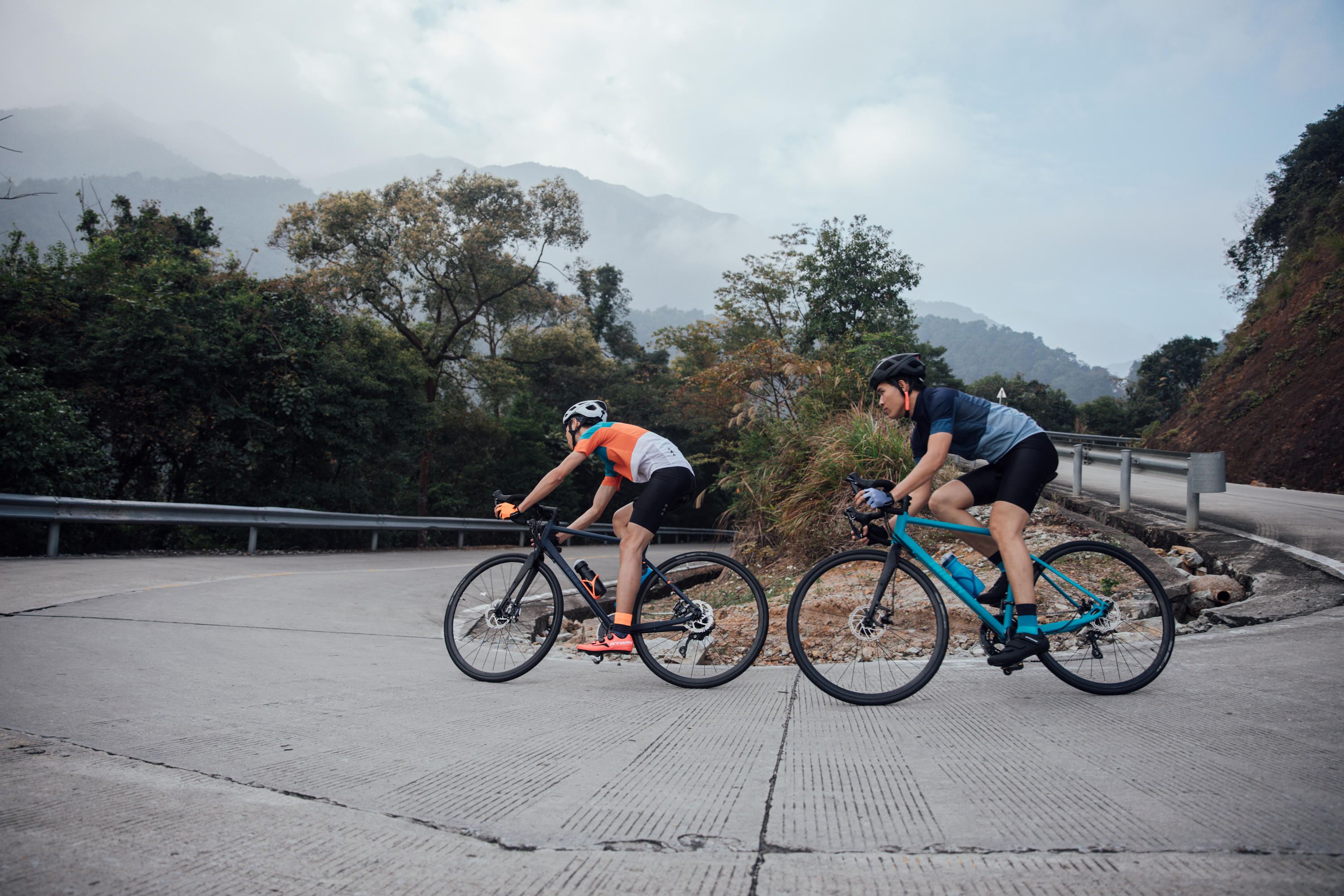 Triban RC 520 Cycle Touring Road Bike 28