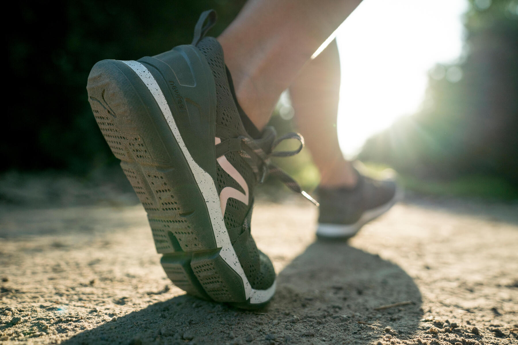 grijze damesschoenen voor sportief wandelen