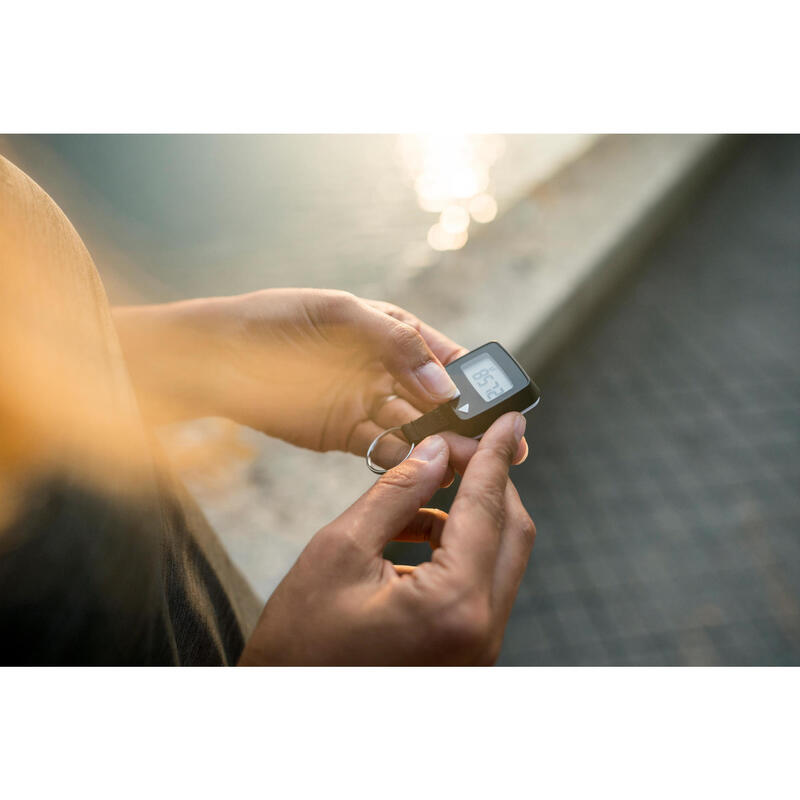 ONWALK 100 PEDOMETER AND ACCELEROMETER BLACK NEWFEEL Decathlon