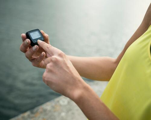 Montre podomètre non connectée : quel intérêt ?