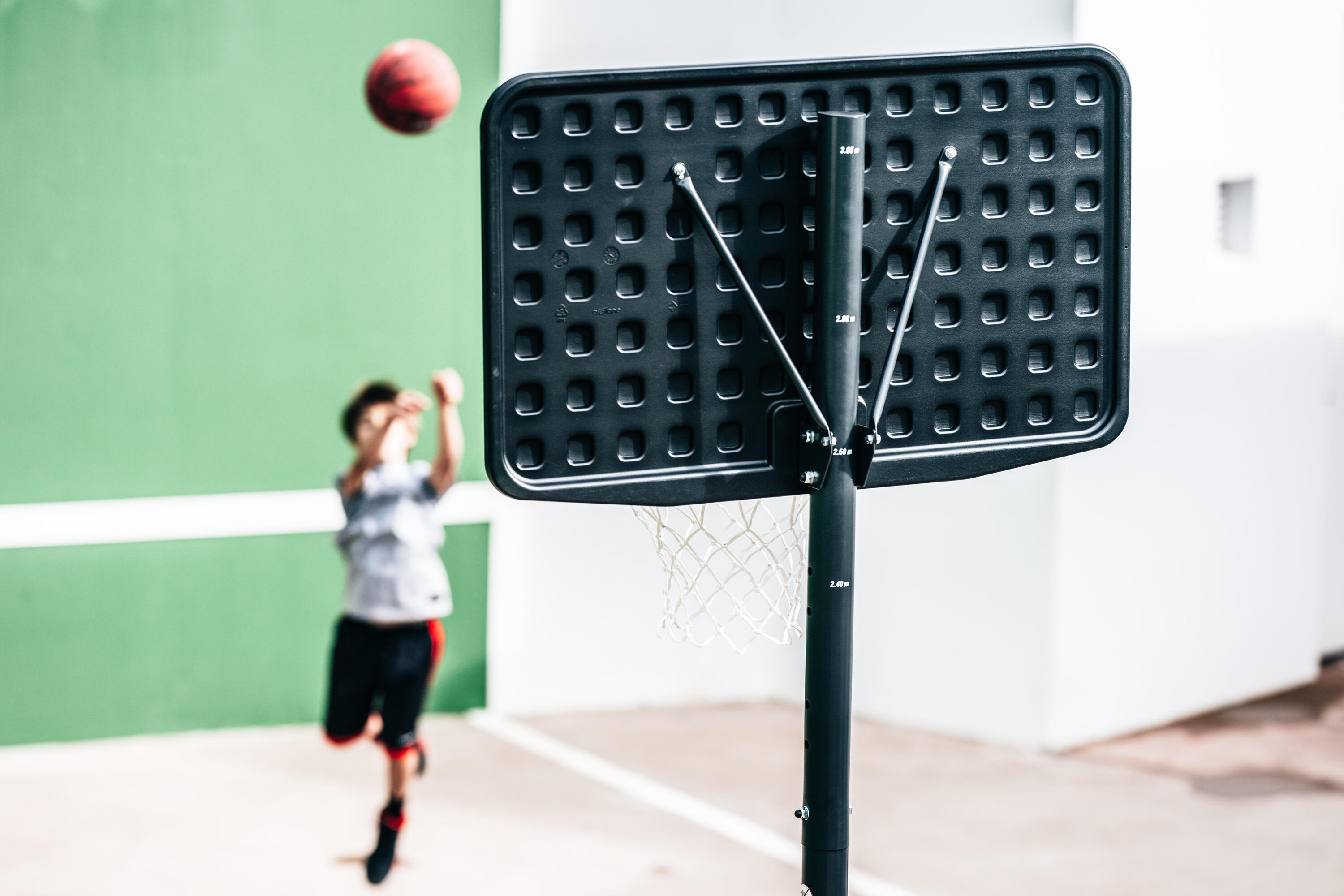 Basketball Hoop with Adjustable Stand (from 2.20 to 3.05m) B100 - Black 3/12