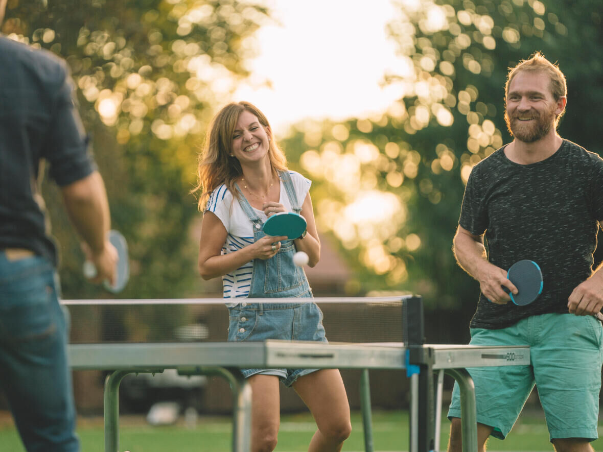 Nos 5 bonnes raisons de jouer au ping pong dehors
