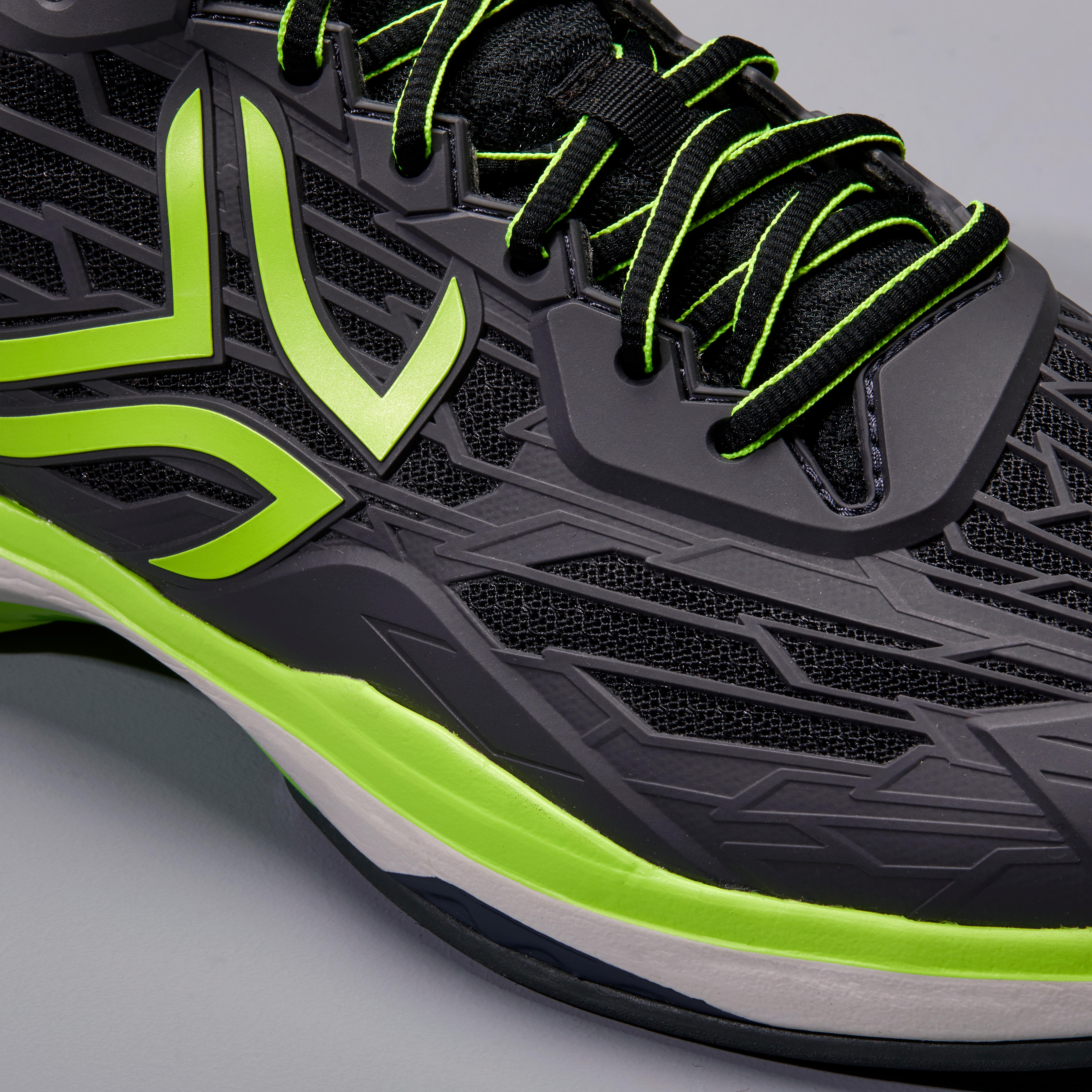yellow tennis shoes