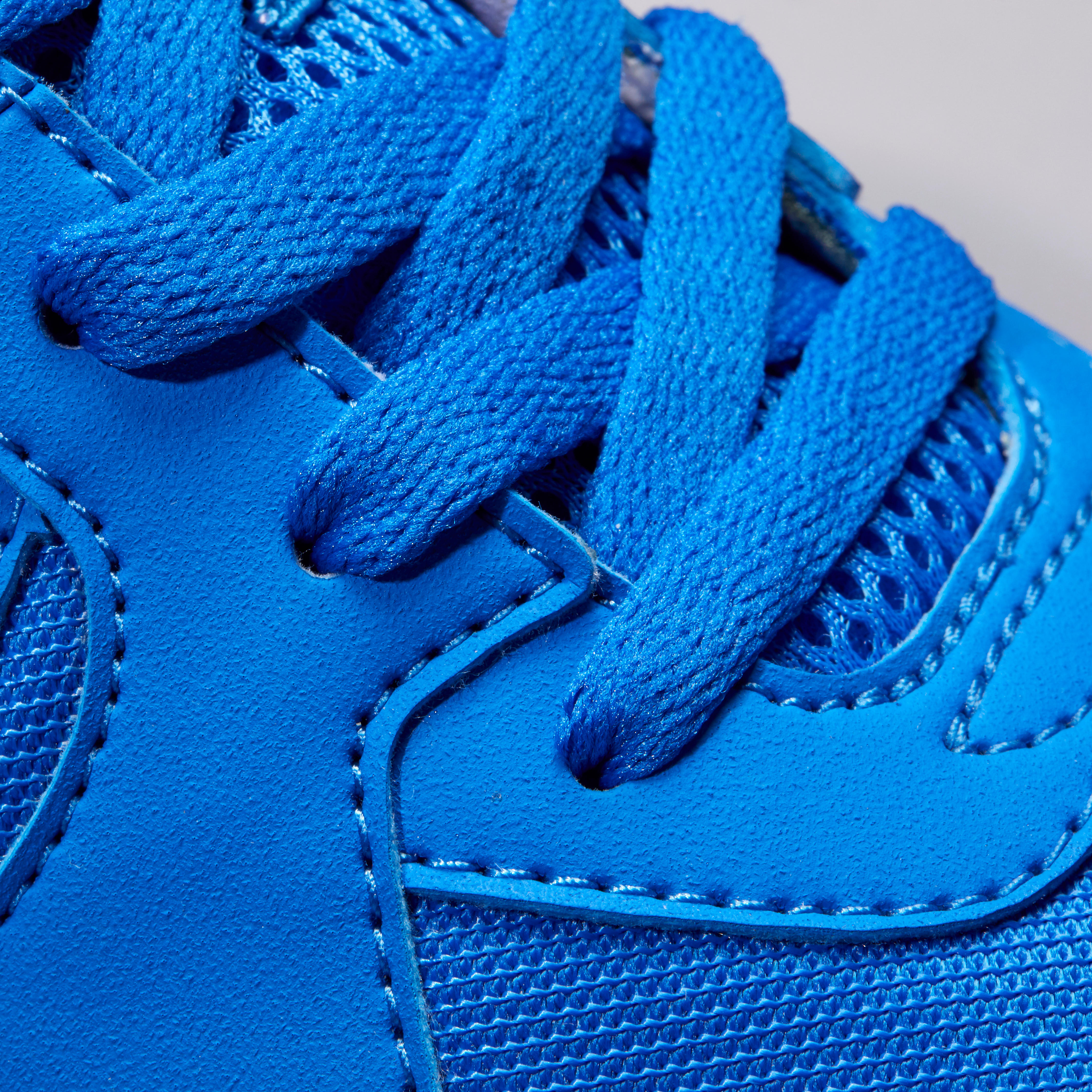 scarpe da ginnastica azzurre