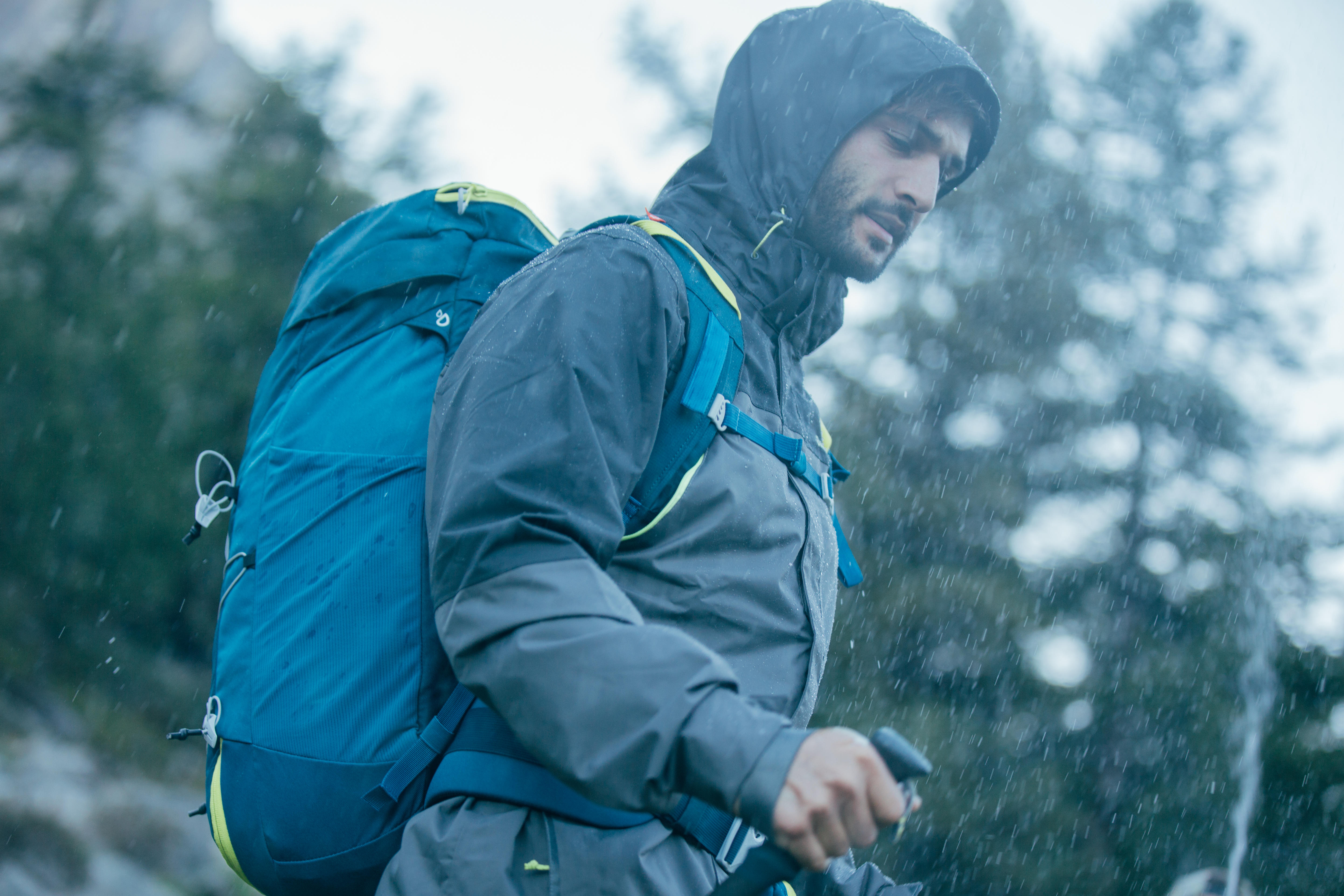 MH100 Men's Waterproof Mountain Walking Rain Jacket - Blue - QUECHUA