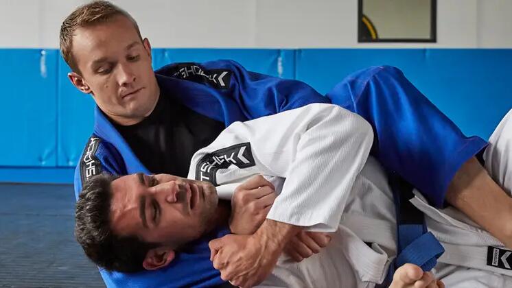 CUM SĂ ALEGI KIMONOUL DE JUDO