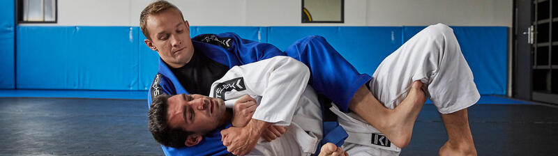 CUM SĂ ALEGI KIMONOUL DE KARATE PENTRU COPII