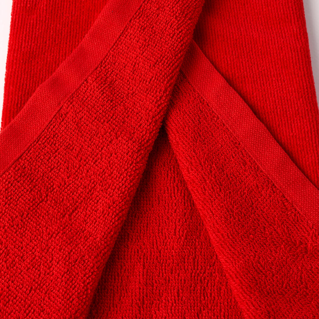 Trojnásobne zložený golfový uterák červený