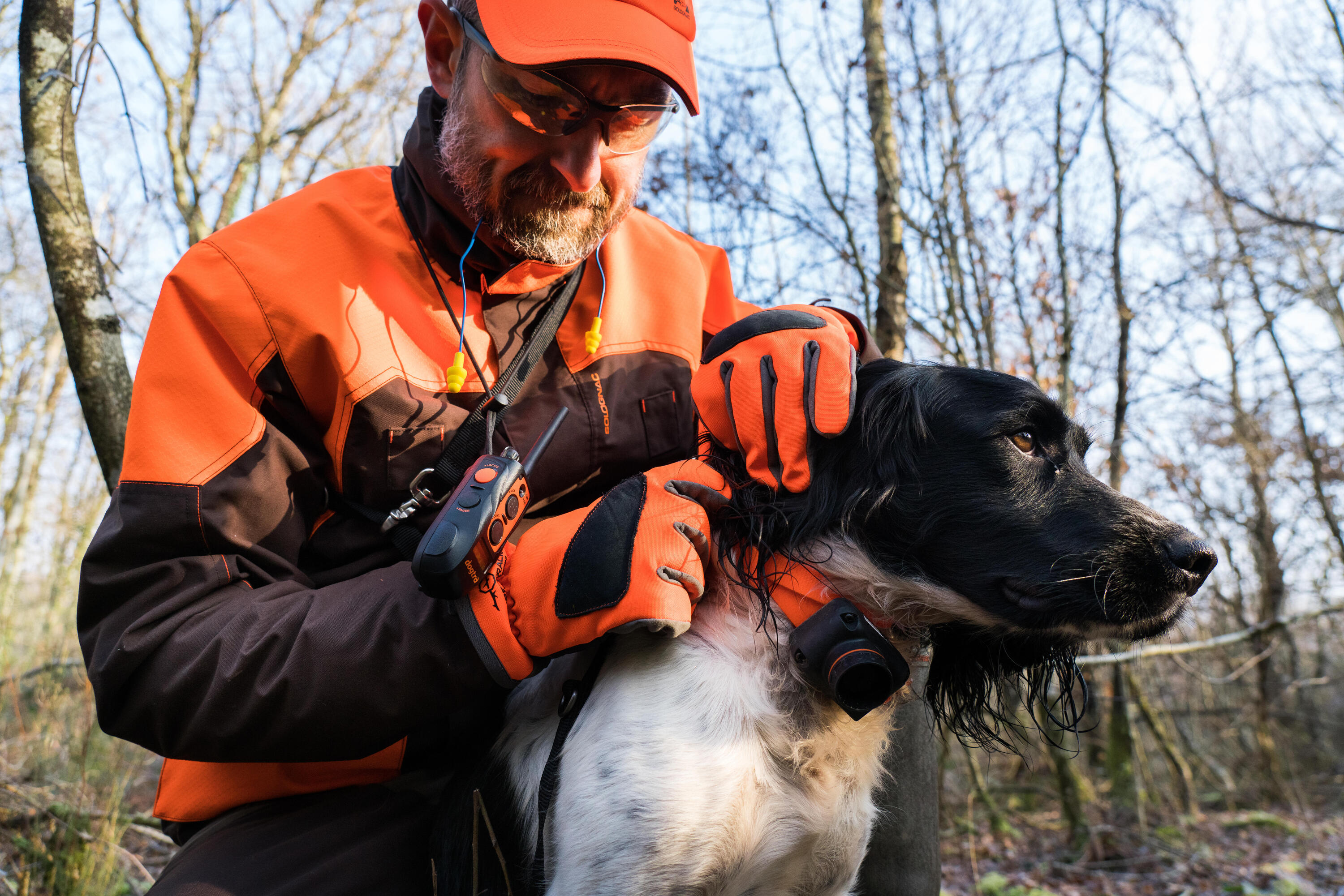 COLEIRA + TELECOMANDO DE ADESTRAMENTO E LOCALIZAÇÃO PARA CÃO DOGTRA 2600 T&B 5/5