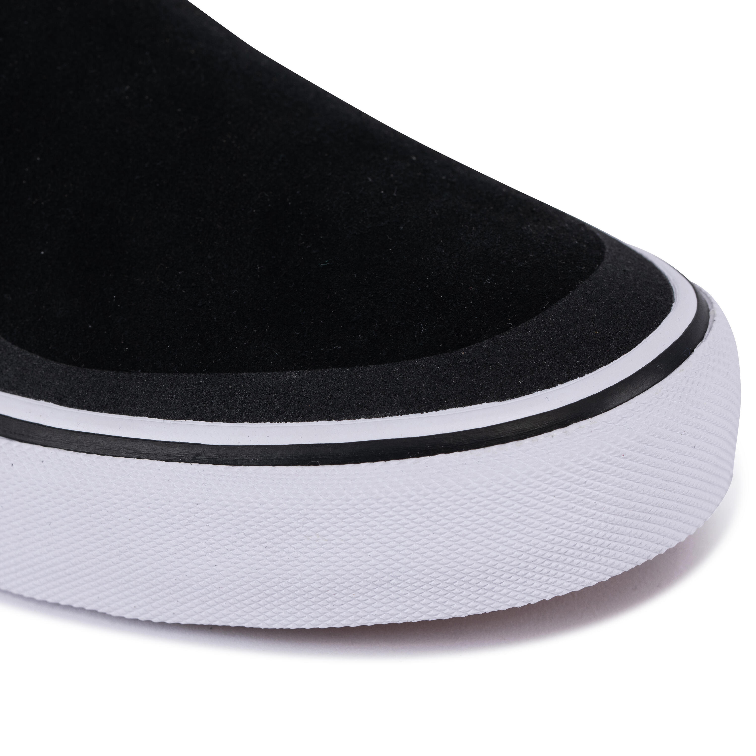Vulca 500 Adult Low-Top Slip-On Skate Shoes - Black/White 6/12