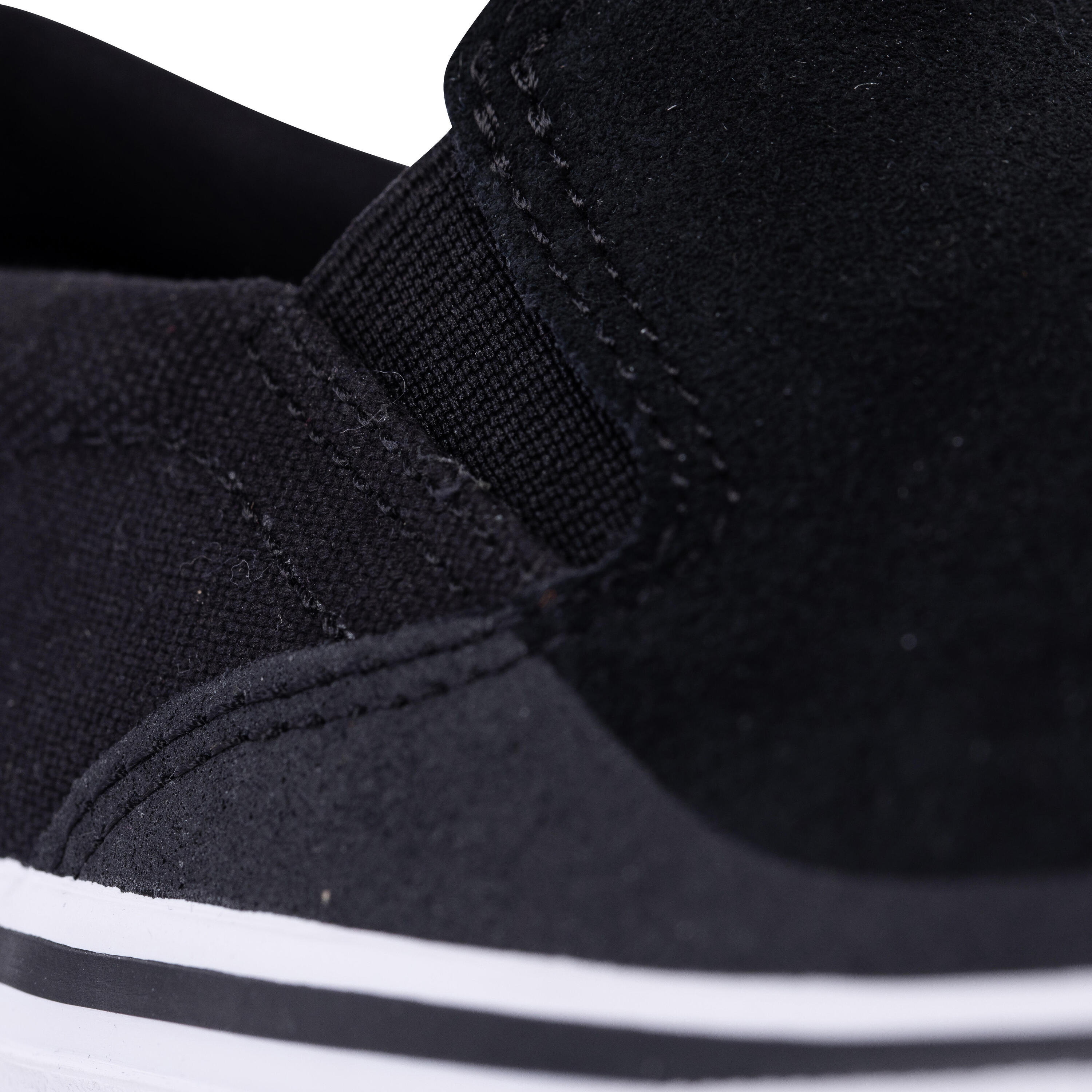 Vulca 500 Adult Low-Top Slip-On Skate Shoes - Black/White 12/12