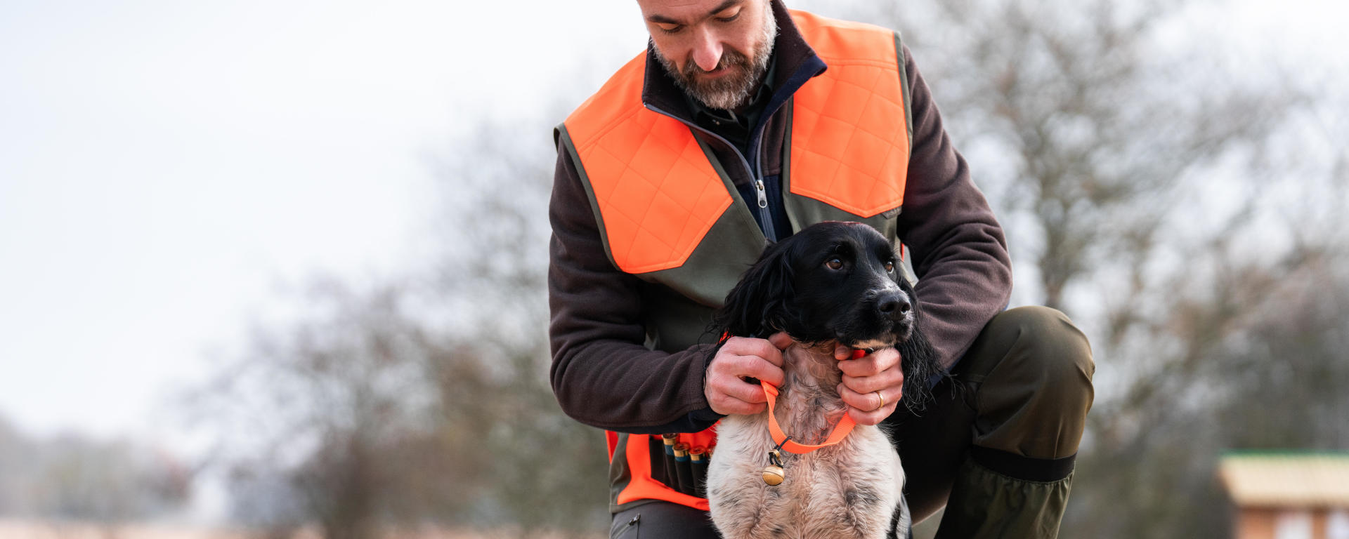 Avant de partir à la chasse avec son chien Avant de partir à la chasse avec son chien