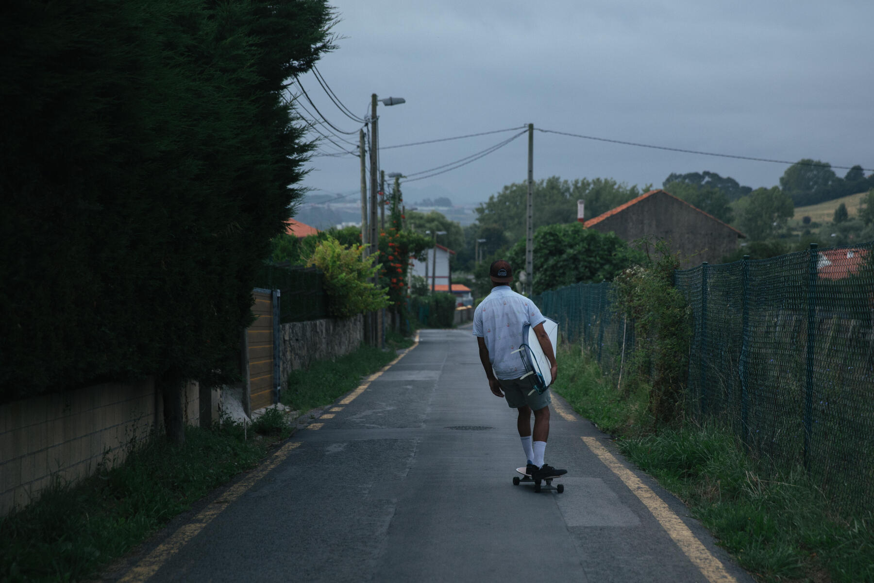 CUM SĂ TE INIȚIEZI ÎN SURF SKATE?