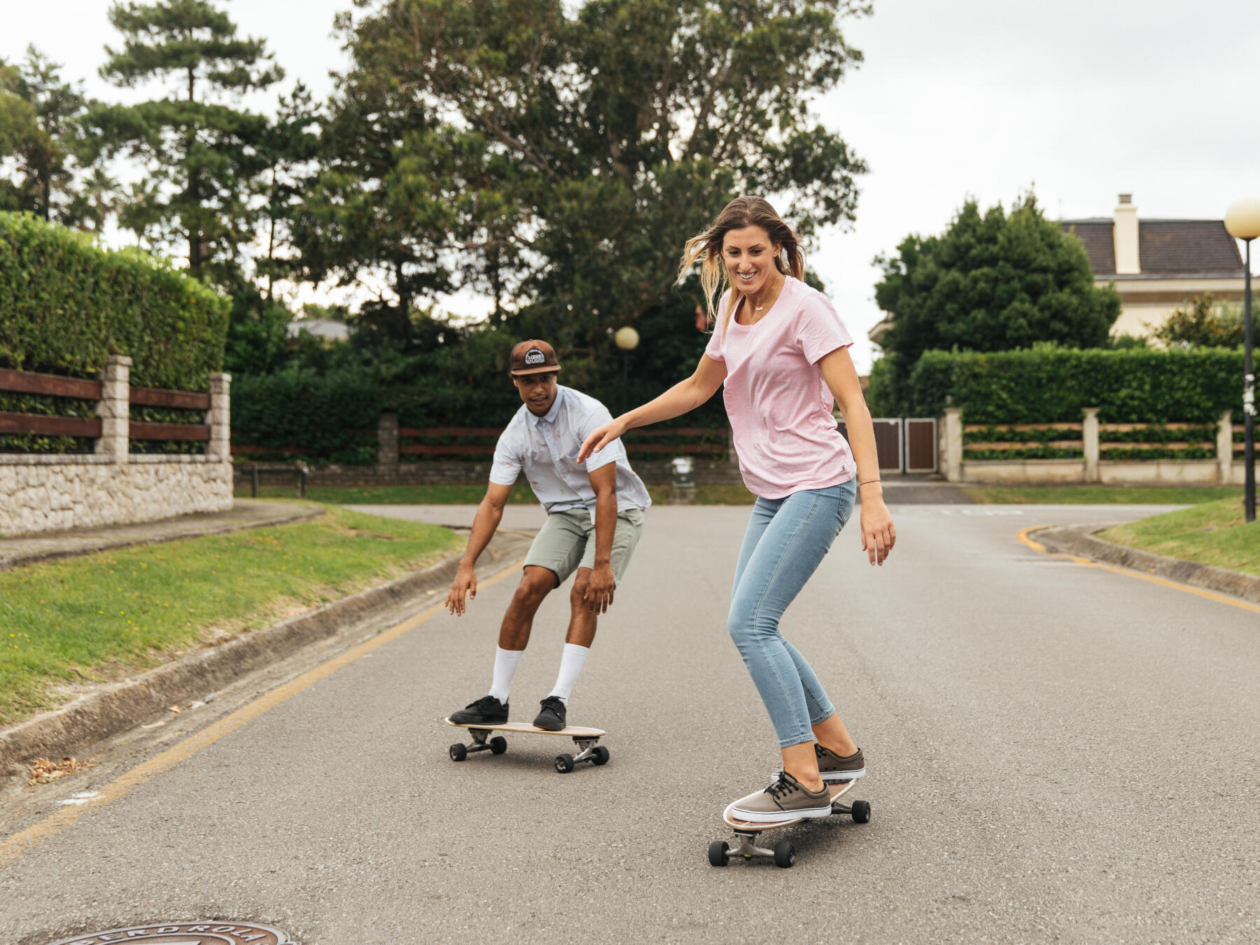 CUM SĂ TE INIȚIEZI ÎN SURF SKATE?