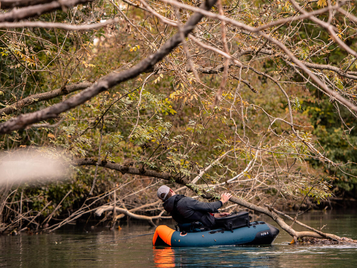 8 raisons de pêcher en float tube
