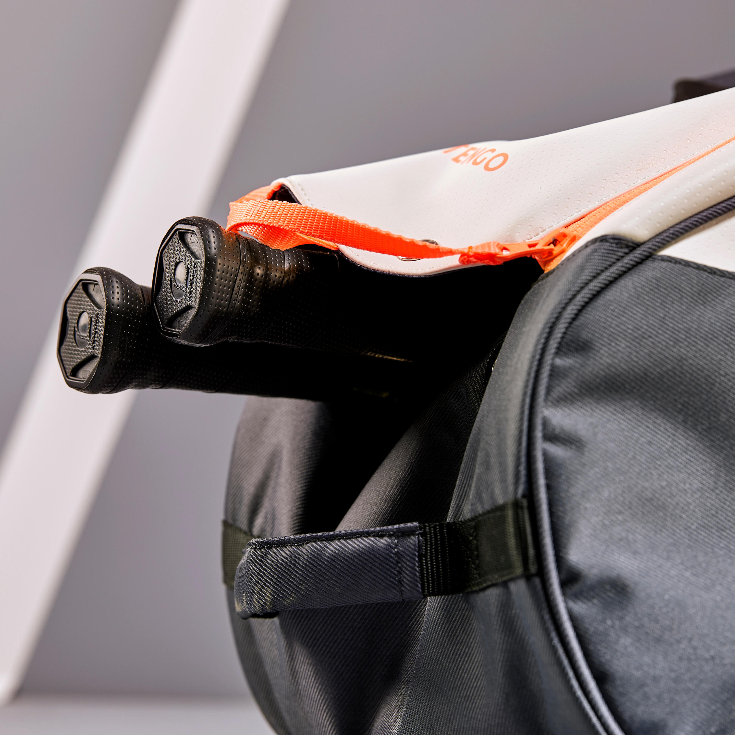 500 S Racket Sports Bag - Grey/White/Coral 3/17