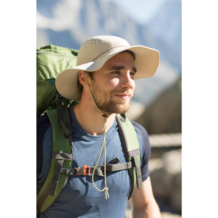 Chapeau de trekking montagne antiUV TREK 500 beige homme Forclaz