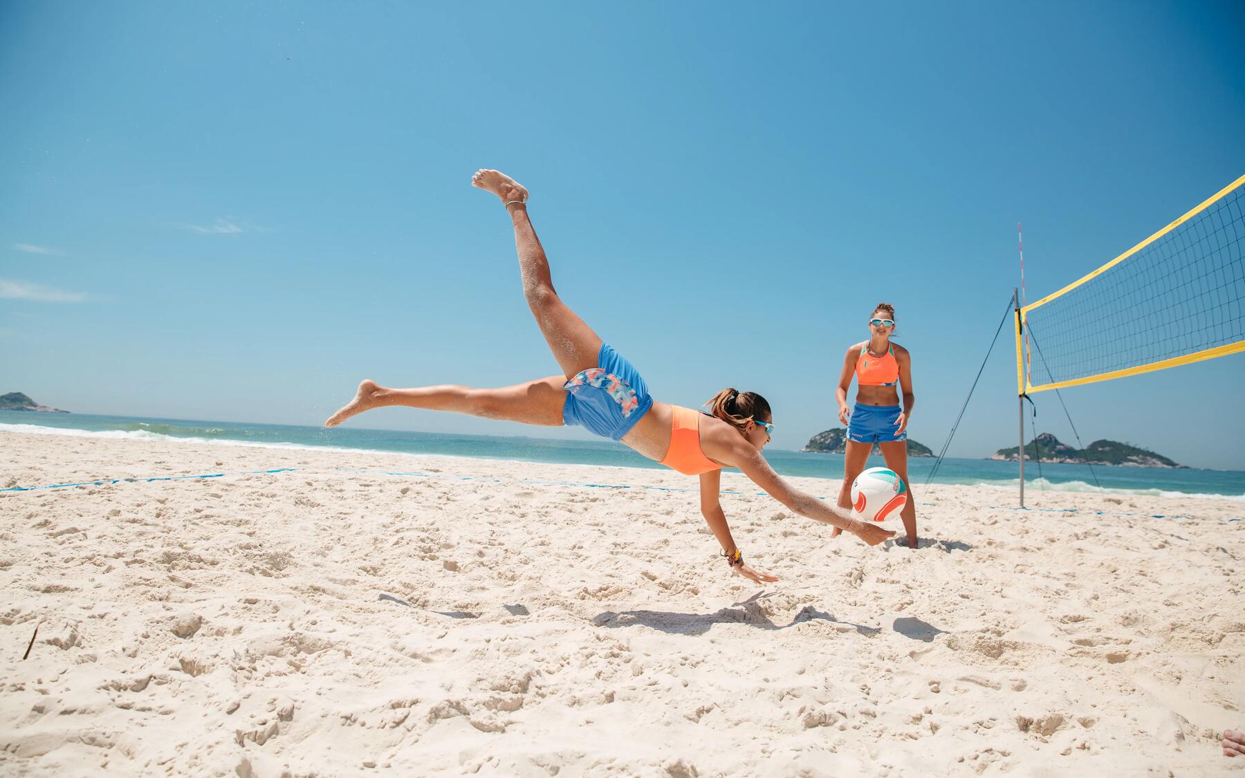 Quelle tenue choisir pour le beach volley ?