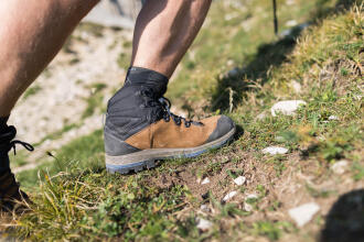 choosing trekking boots