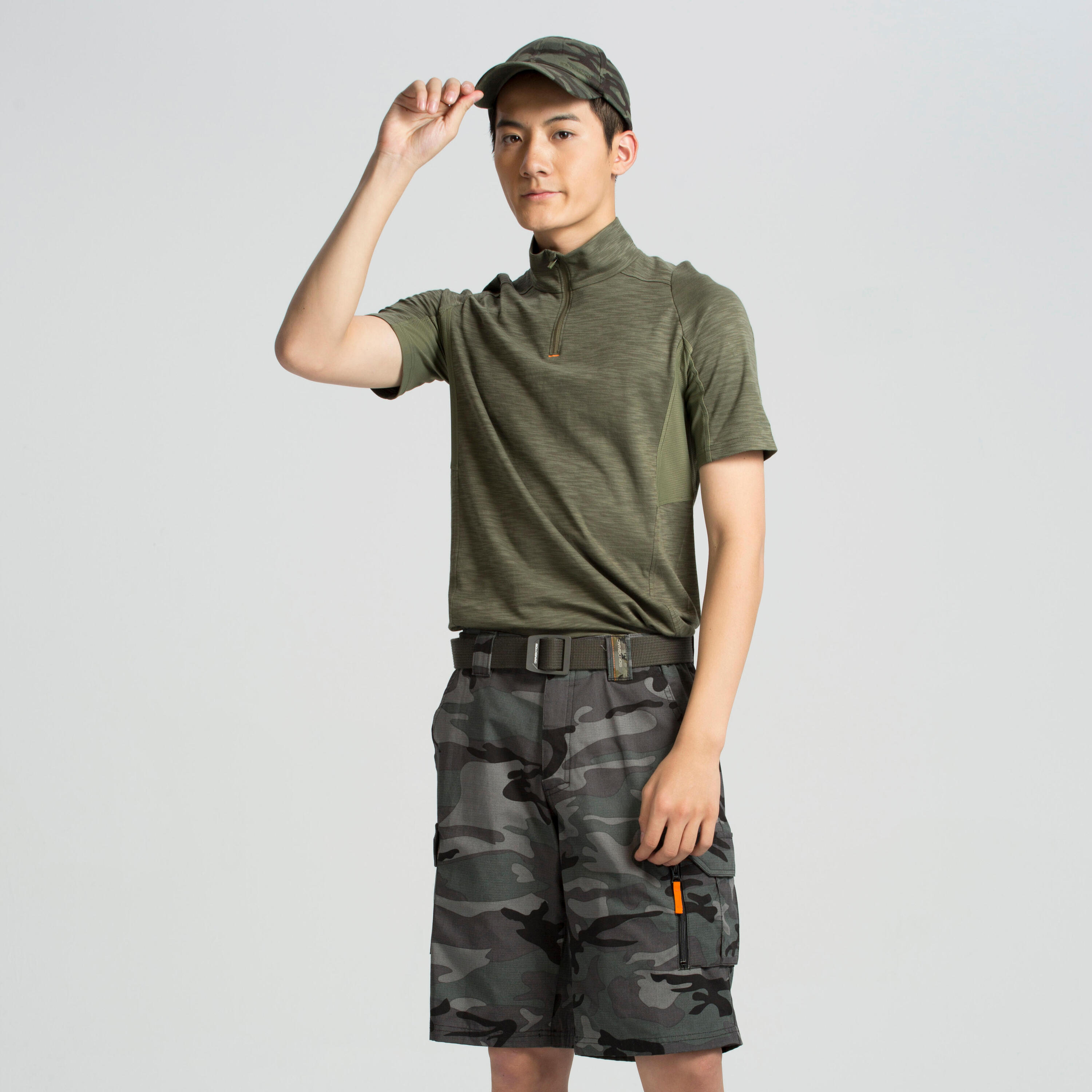 Jagdshorts/Bermuda Shorts 500 Cargo Camouflage Woodland schwarz 19/36
